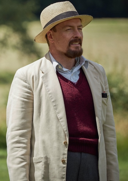 Toby Stephens photo