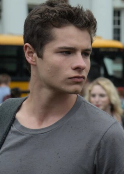 Toby Wallace photo