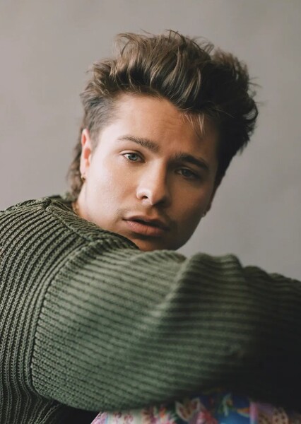 Toby Wallace photo