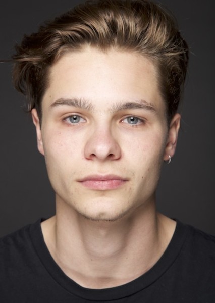 Toby Wallace photo