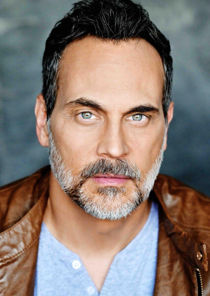 Todd Stashwick photo