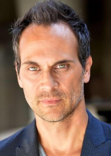 Todd Stashwick photo