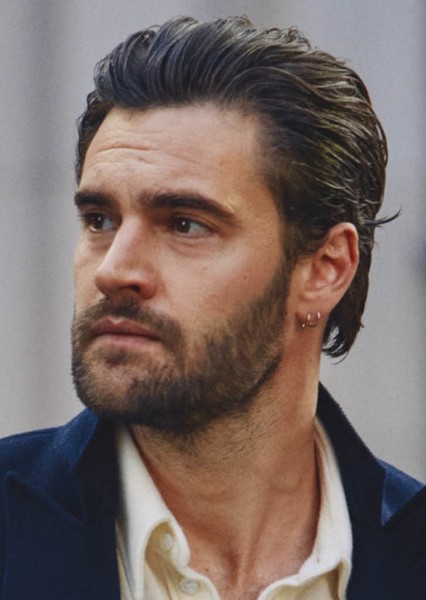 Tom Bateman photo