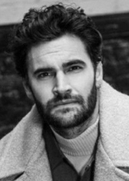 Tom Bateman photo