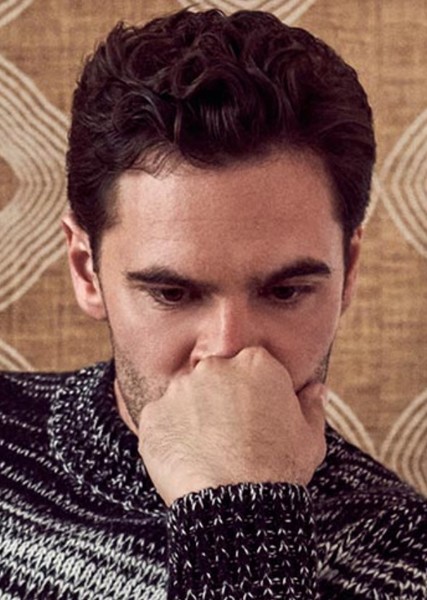 Tom Bateman photo