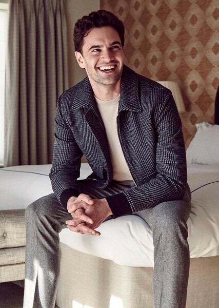 Tom Bateman photo