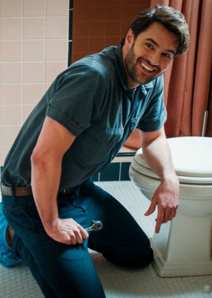 Tom Bateman photo