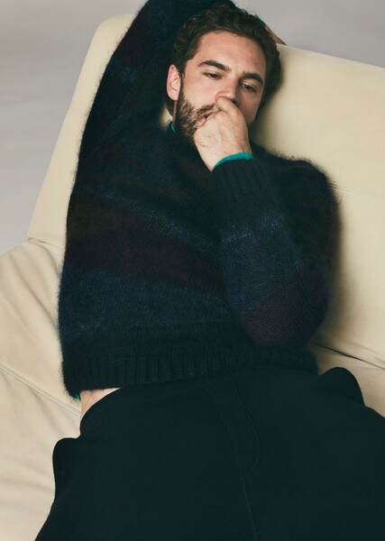 Tom Bateman photo