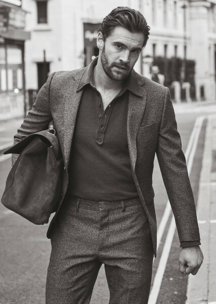 Tom Bateman photo