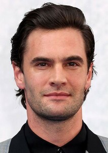 Tom Bateman
