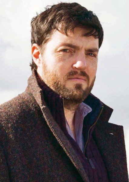 Tom Burke photo