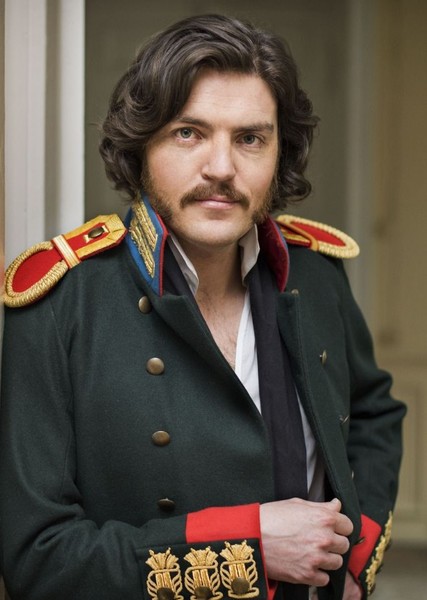 Tom Burke photo