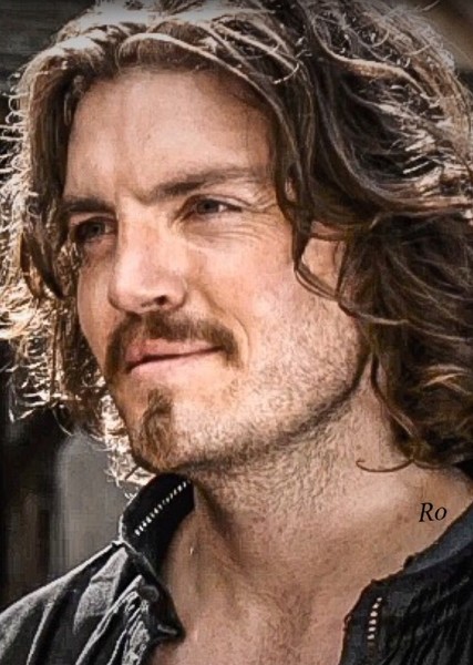 Tom Burke photo