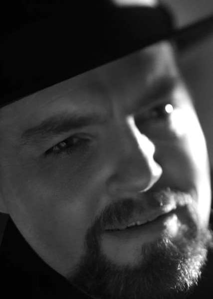 Tom Burke photo