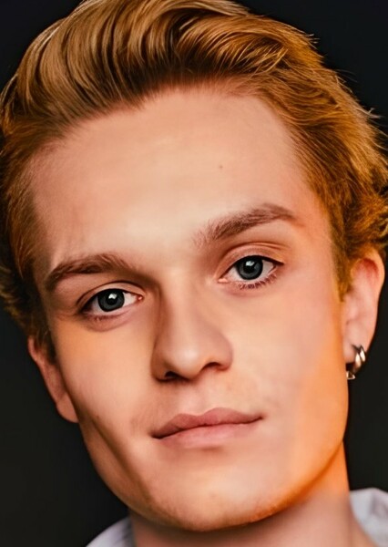 Tom Glynn-Carney photo