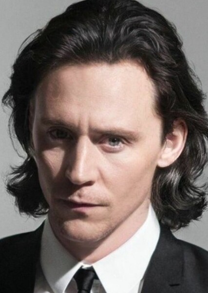Tom Hiddleston photo