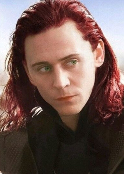 Tom Hiddleston photo