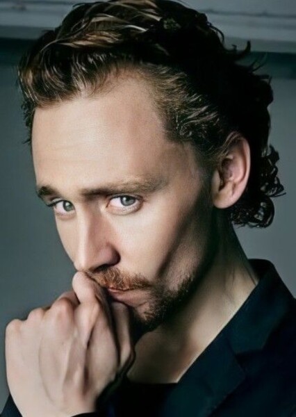 Tom Hiddleston photo