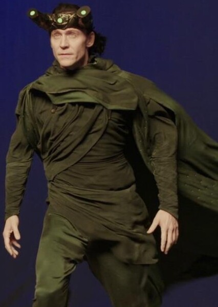 Tom Hiddleston photo