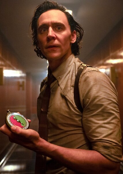 Tom Hiddleston photo