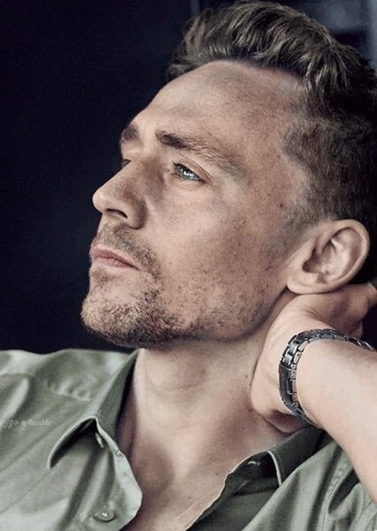 Tom Hiddleston photo