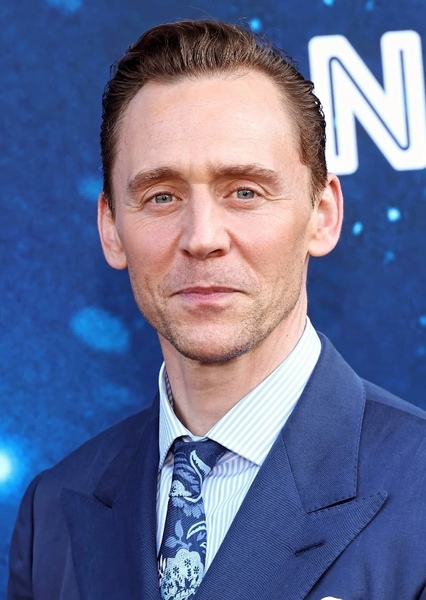 Tom Hiddleston photo