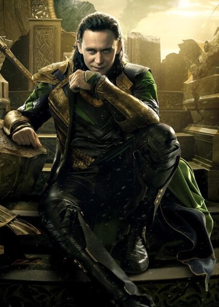 Tom Hiddleston photo