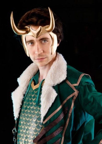Tom Hiddleston photo