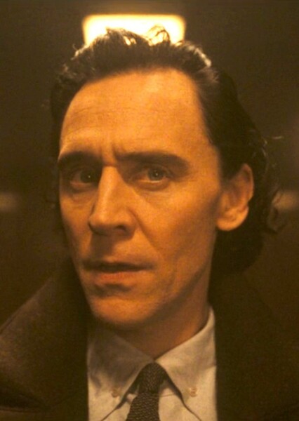 Tom Hiddleston photo