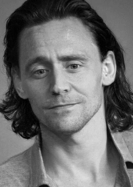 Tom Hiddleston photo