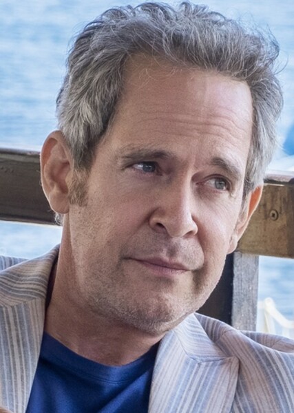 Tom Hollander photo