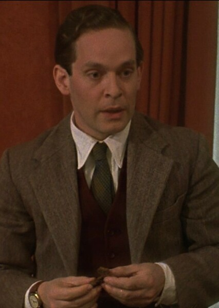 Tom Hollander photo