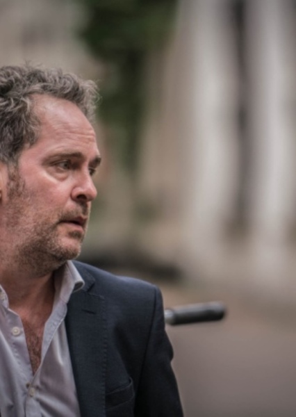 Tom Hollander photo