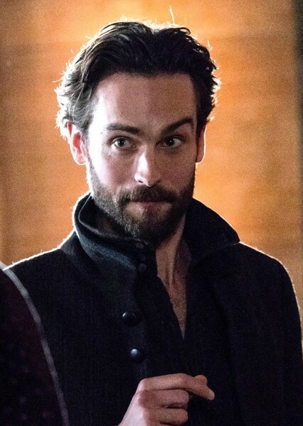Tom Mison photo