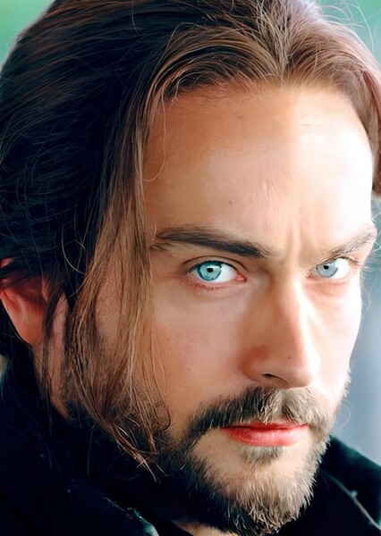 Tom Mison photo