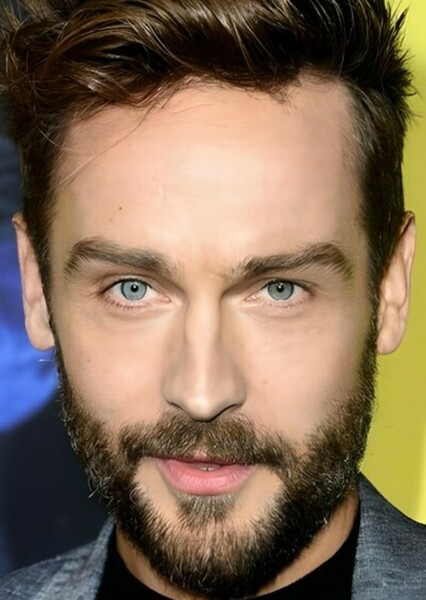 Tom Mison photo