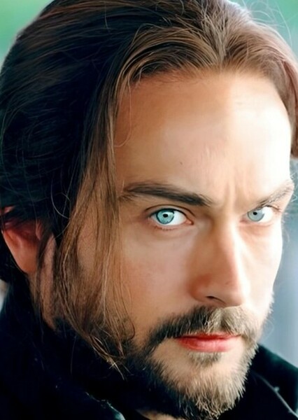 Tom Mison photo