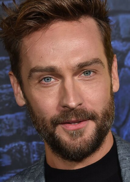 Tom Mison photo