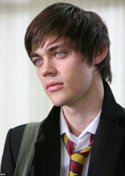 Tom Payne photo