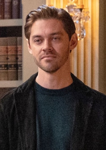 Tom Payne photo