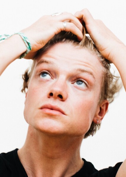 Tom Rhys Harries photo