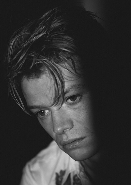 Tom Rhys Harries photo
