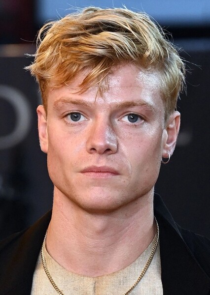 Tom Rhys Harries photo
