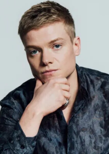 Tom Rhys Harries photo