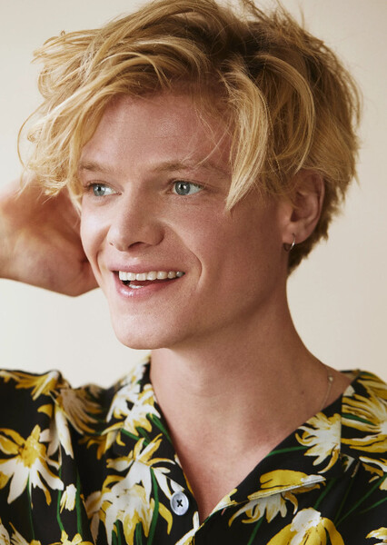 Tom Rhys Harries photo