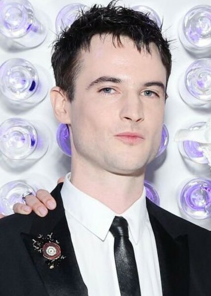 Tom Sturridge