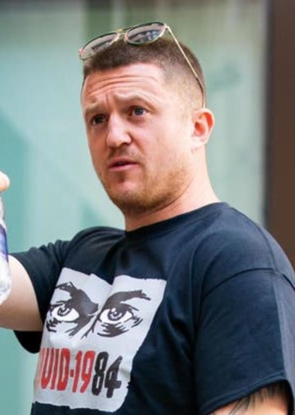 Tommy Robinson photo