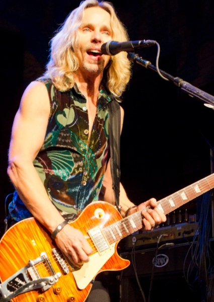 Tommy Shaw photo