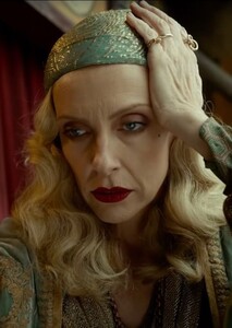 Toni Collette