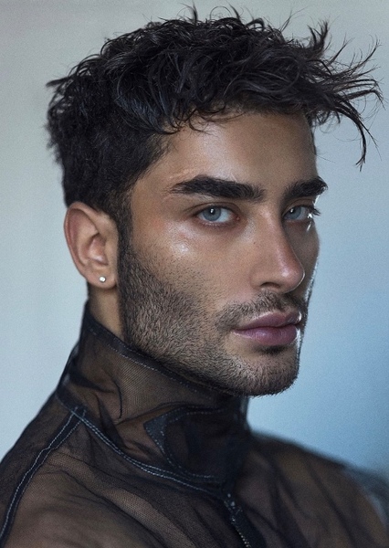 Toni Mahfud photo